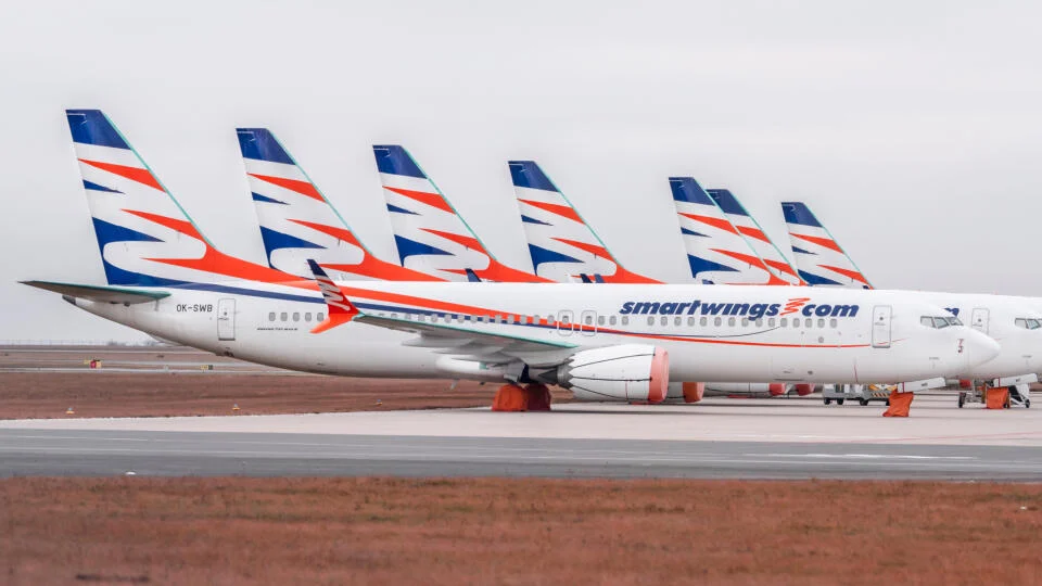 Letadla Boeing 737 společnosti Smartwings seřazená na odbavovací ploše